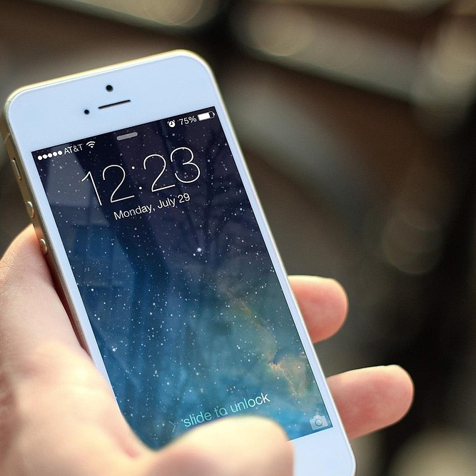 AI assistant monitoring on smartphone